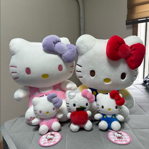 헬로키티 인형 세트 이미지