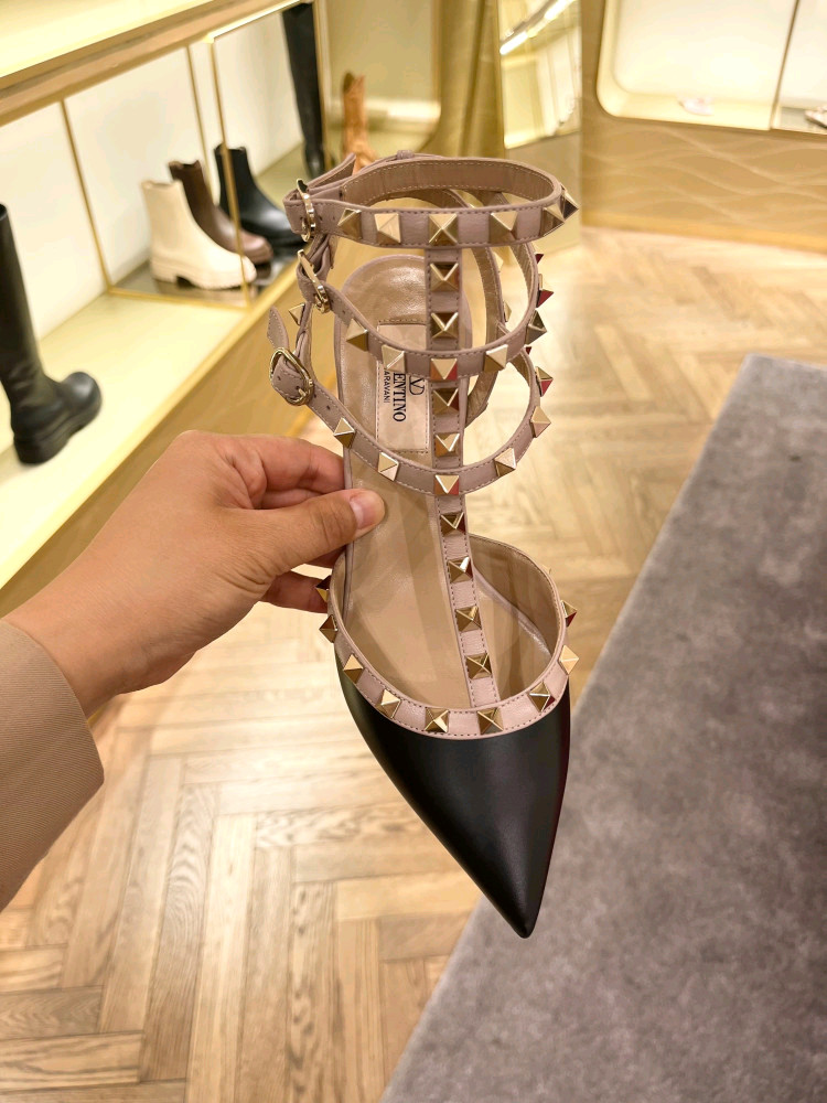 발렌티노 락스터드 스트랩힐(블랙,6.5cm)235 이미지