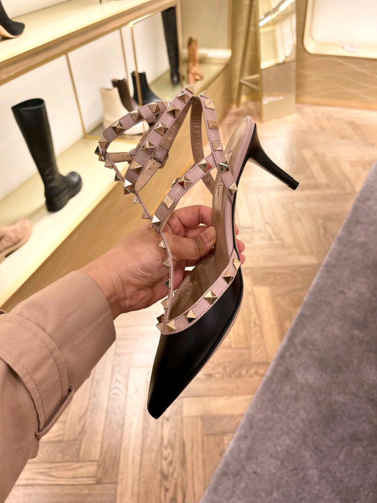 발렌티노 락스터드 스트랩힐(블랙,6.5cm)235 이미지