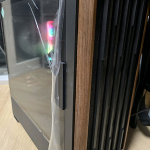 고성능 게이밍, 그래픽 작업용 컴퓨터 본체 이미지