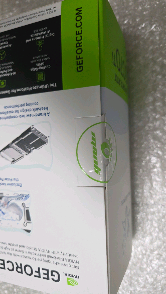 만리 RTX 5070TI 폴라폭스 V2 미개봉 새제품 팝니다. 이미지