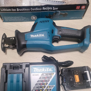 마끼다 전기왕복톱 컷소 18V 팝니다. 이미지