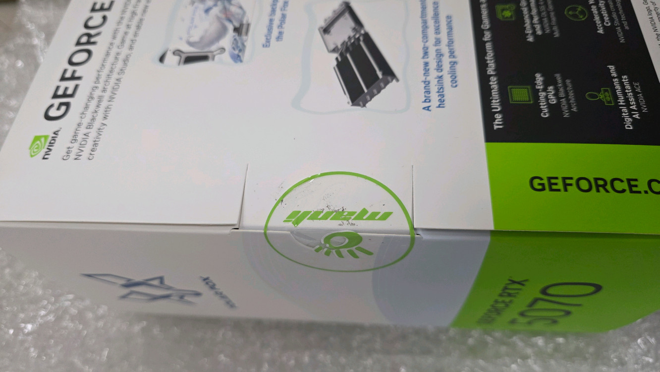 만리 RTX 5070 폴라폭스 V2 미개봉 새제품 팝니다. 이미지