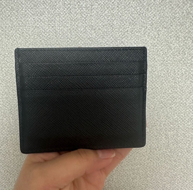 프라다 사피아노 레더 카드지갑 이미지