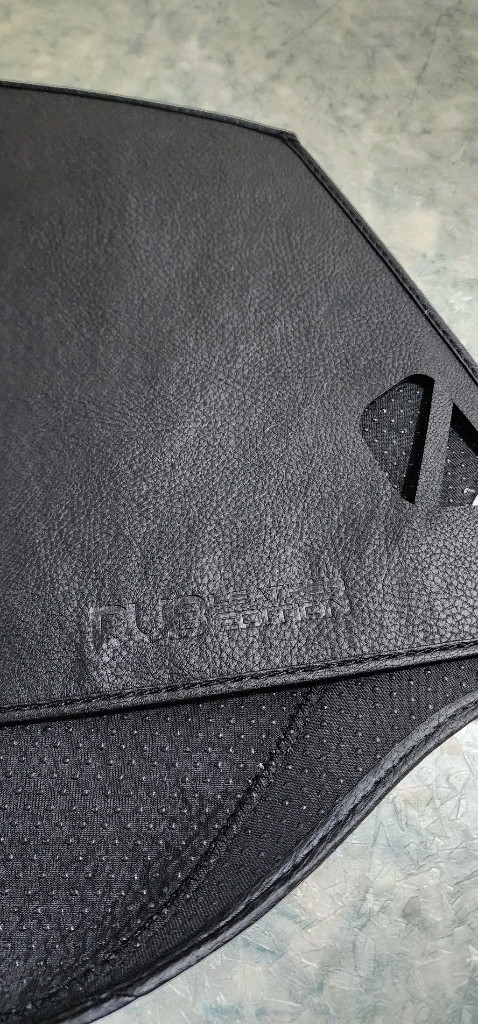 BMW G30 5시리즈 대쉬보드커버 DUB 레더에디션 이미지