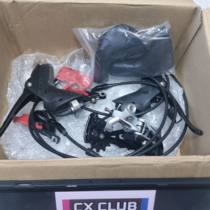 스램 라이벌 11단 유압 구동계 이미지