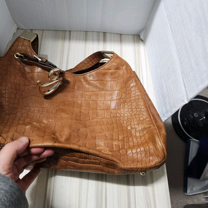 크로코다일 패턴 가죽 숄더백 이미지