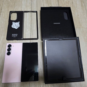 폴드6 1테라 자급제 판매합니다 이미지