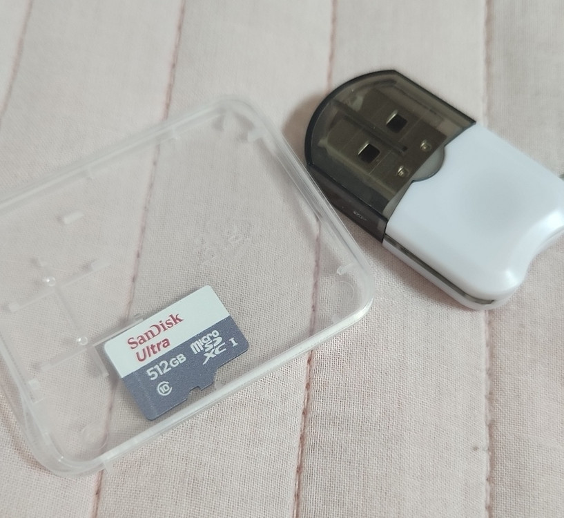 512GB 마이크로SD카드 + 카드리더기 세트 이미지