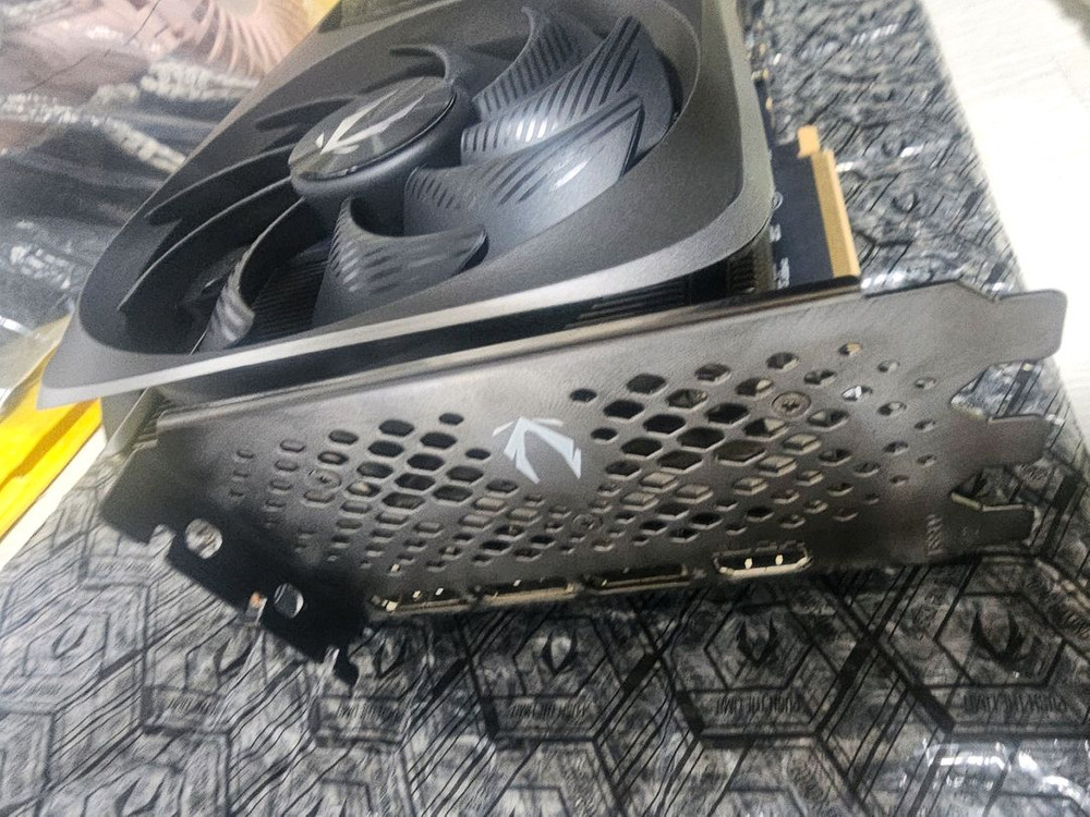 zotac rtx 4080 amp extreme airo 이미지