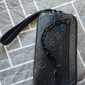 루이비통 포쉐트볼가 버질아블로 한정판 판매 이미지