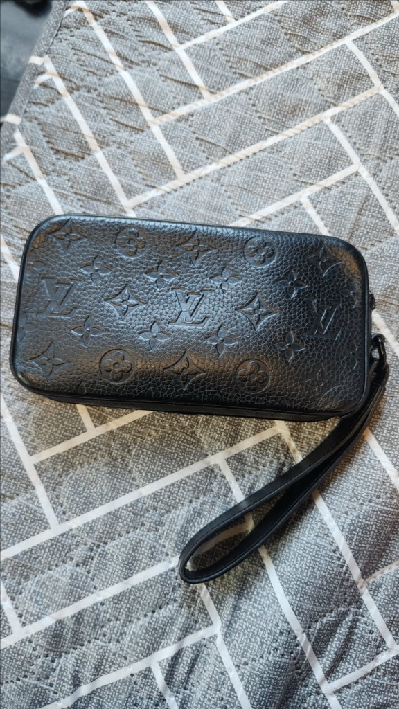 루이비통 포쉐트볼가 버질아블로 한정판 판매 이미지