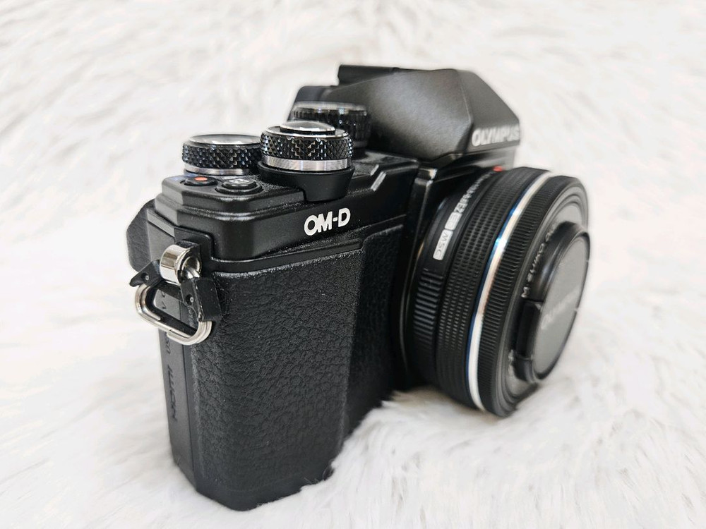 [민트] 올림푸스 OM-D E-M10 Mark II 미러리스 카메라 판매 이미지
