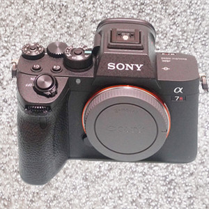 소니 A7R4 신동 급 바디 이미지