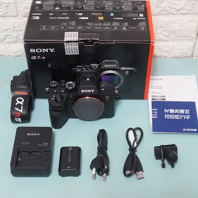소니 A7R4 신동 급 바디 이미지