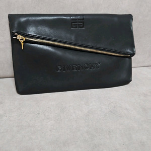 지방시 정품클러치 이미지