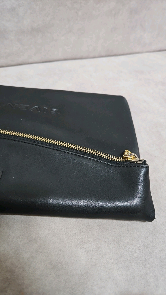 지방시 정품클러치 이미지