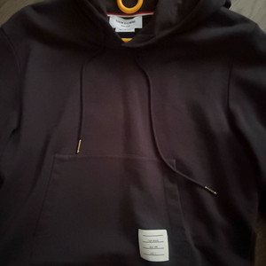 톰브라운 후드티 이미지