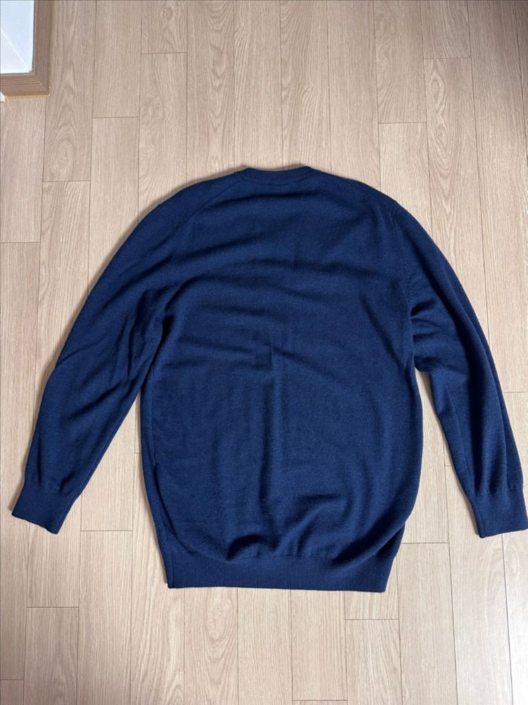 **마지막 가격내림** 이올로 브이넥 니트 이미지