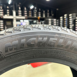 235 55 19 미쉐린 프라이머시AS 중고타이어 1개 판매 이미지