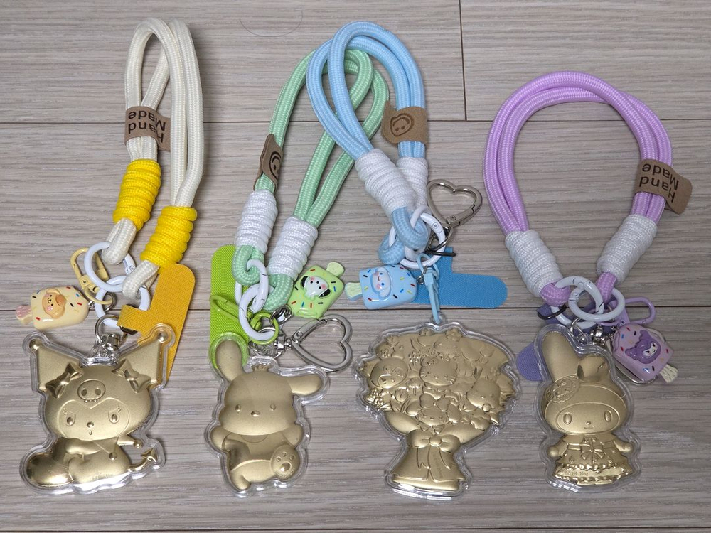 짱구, 헬로키티 외 순금 20mg 키링 10종 이미지