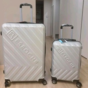 20인치 캐리어 이미지