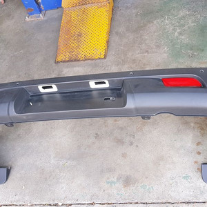 렉스턴스포츠 칸 쿨맨 적재함 리어범퍼 뒷범퍼 25년식 순정 신차탈거 보관 팝니다 이미지