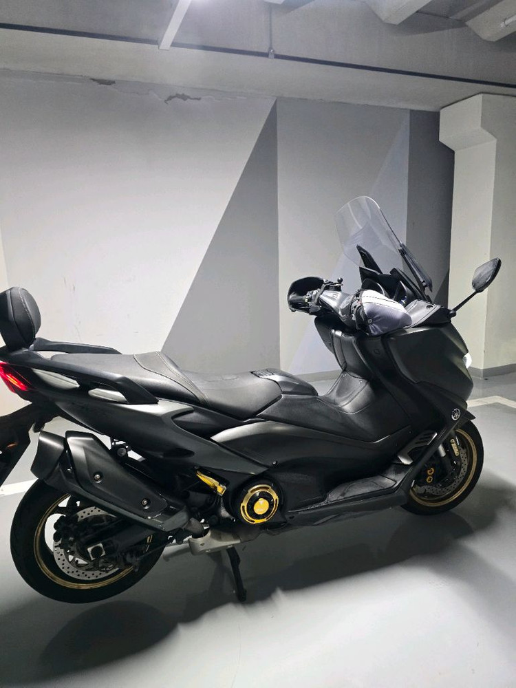 야마하 티맥스560 무사고 21년식 1만키로 급매 이미지