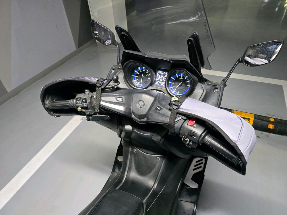 야마하 티맥스560 무사고 21년식 1만키로 급매 이미지