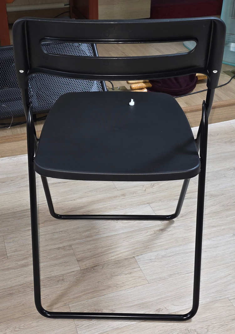 [새거 같은 중고] 이케아 접이식 의자 / NISSE 21174 검정색 / 1~20개 / 수량과 매매가 협의가능 이미지