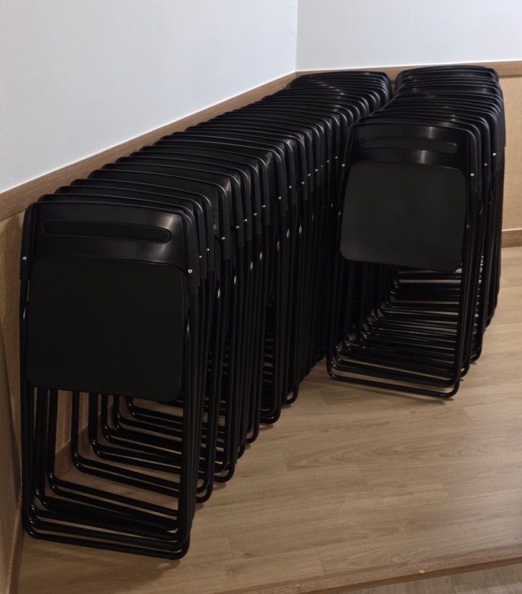 [새거 같은 중고] 이케아 접이식 의자 / NISSE 21174 검정색 / 1~20개 / 수량과 매매가 협의가능 이미지