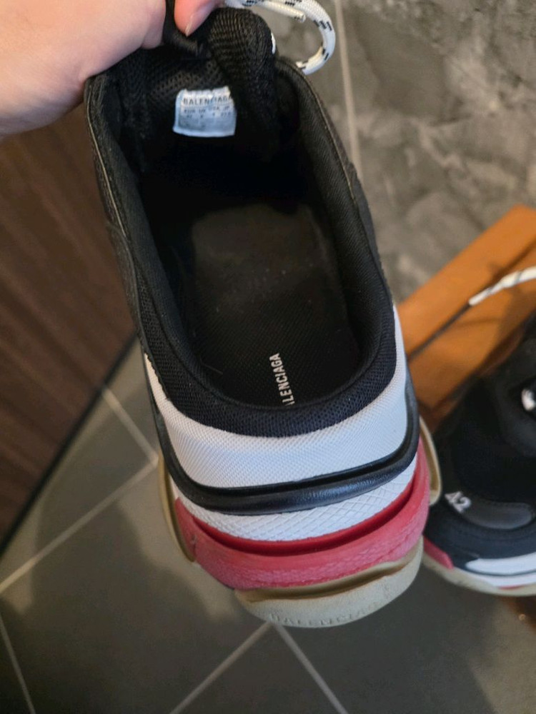 발렌시아가 트리플S뮬 스니커즈 이미지