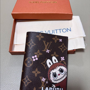 캐릭터 콜라보 여행용 카드지갑 이미지