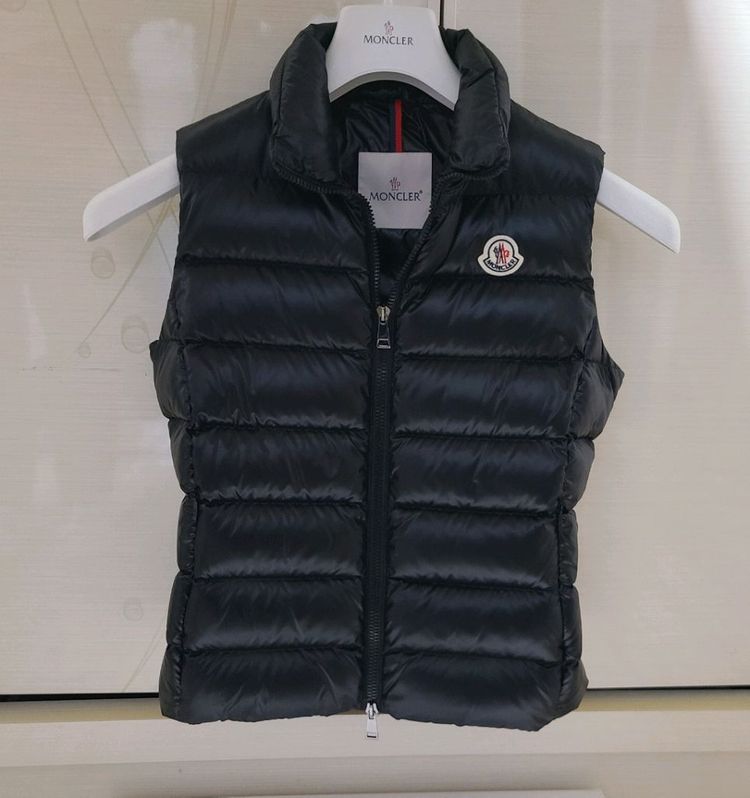 (새상품급)몽클레어 chany 패딩조끼(마지막 가격)가니하프롱패딩명품갸니구찌루이비통프라다스톤아일랜드에르메스로로피아나 이미지