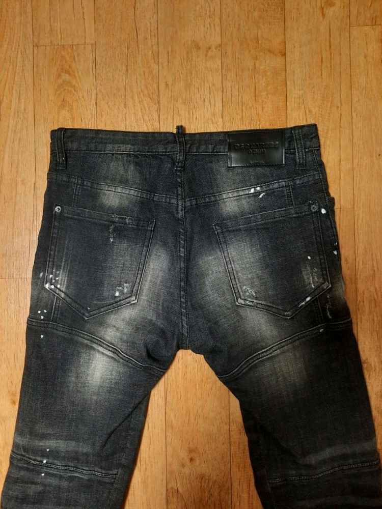 정품,새옷수줏)디스퀘어드2 남성 데미지 워싱 페인팅 블랙 스판 청바지,33인치 이미지