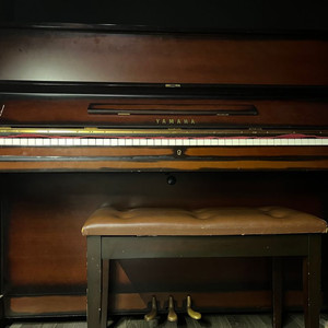 YAMAHA 업라이트 피아노 + Genio 사일런스 이미지