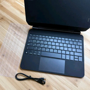 아이패드 아이시 매직키보드 블랙 이미지