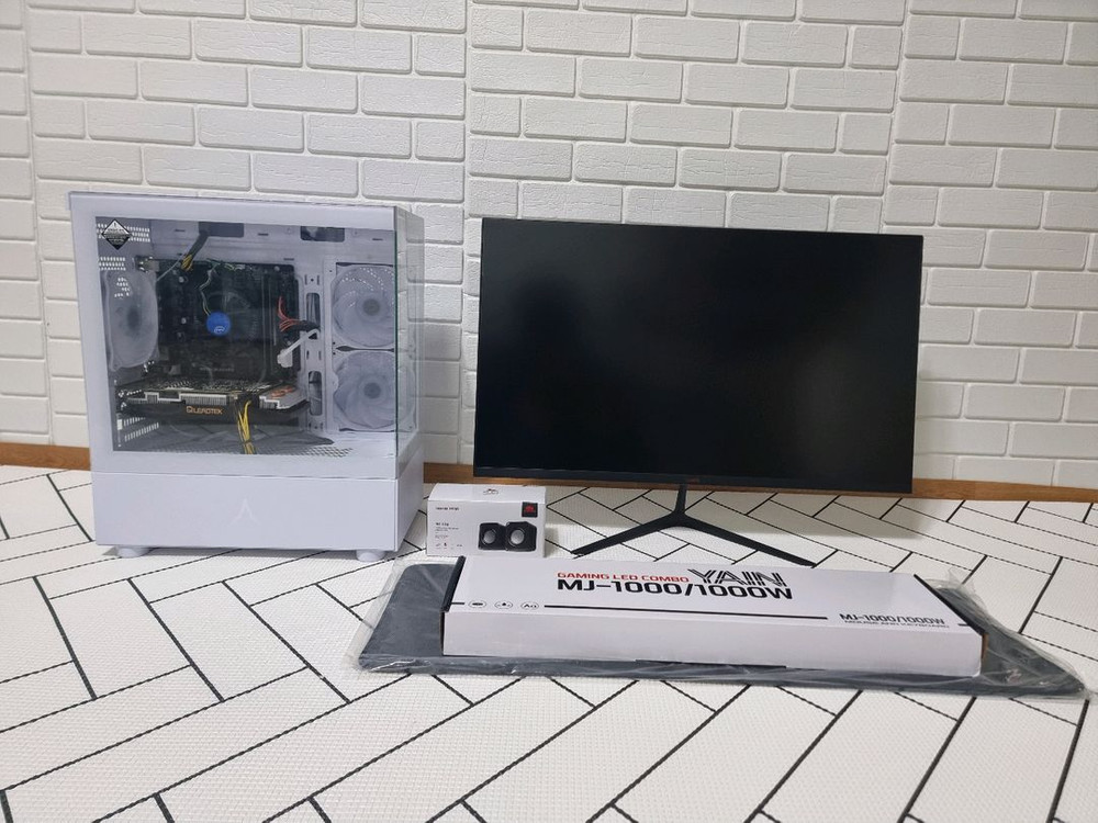 게이밍 컴퓨터 팝니다 풀세트.롤.피파.서든.발로란트.옵치2.피시.포토샵.PC.스팀.스타.리니지 이미지