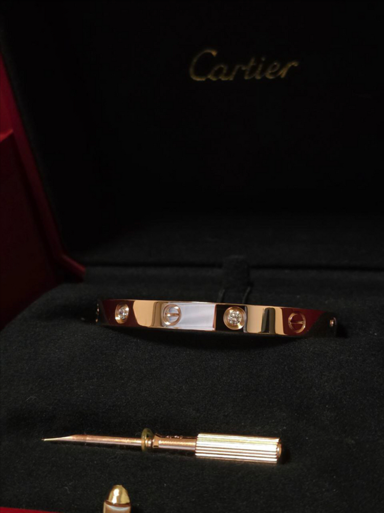 24년 까르띠에 러브팔찌 4P다이아 로즈골드 16호 팝니다 이미지
