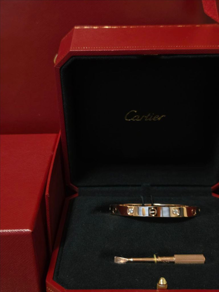 24년 까르띠에 러브팔찌 4P다이아 로즈골드 16호 팝니다 이미지