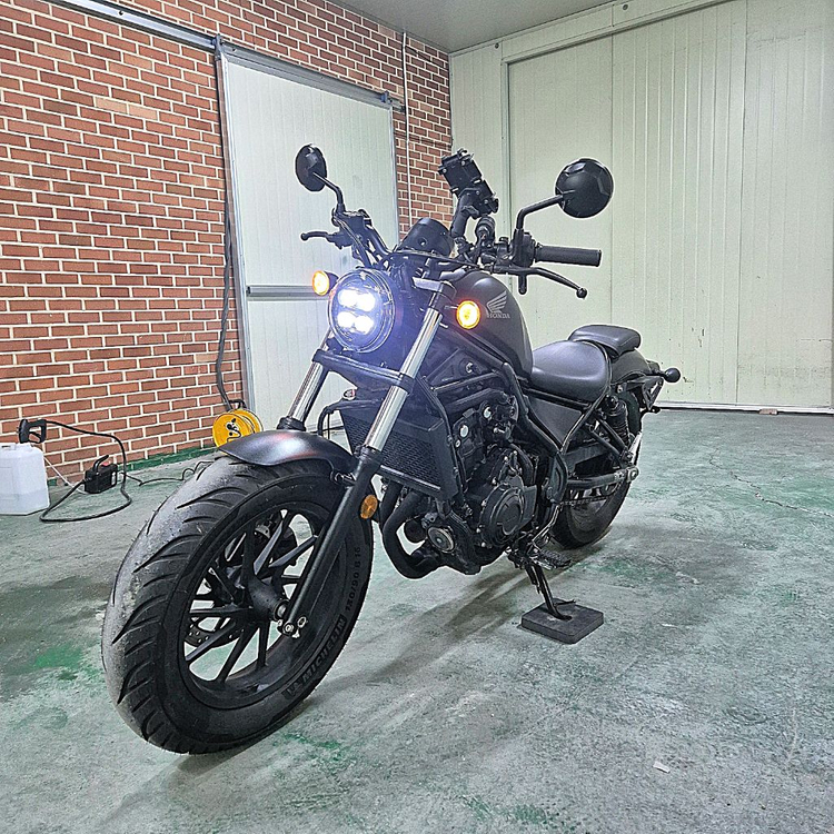 혼다 레블500 21년식 1만KM 판매합니다 이미지