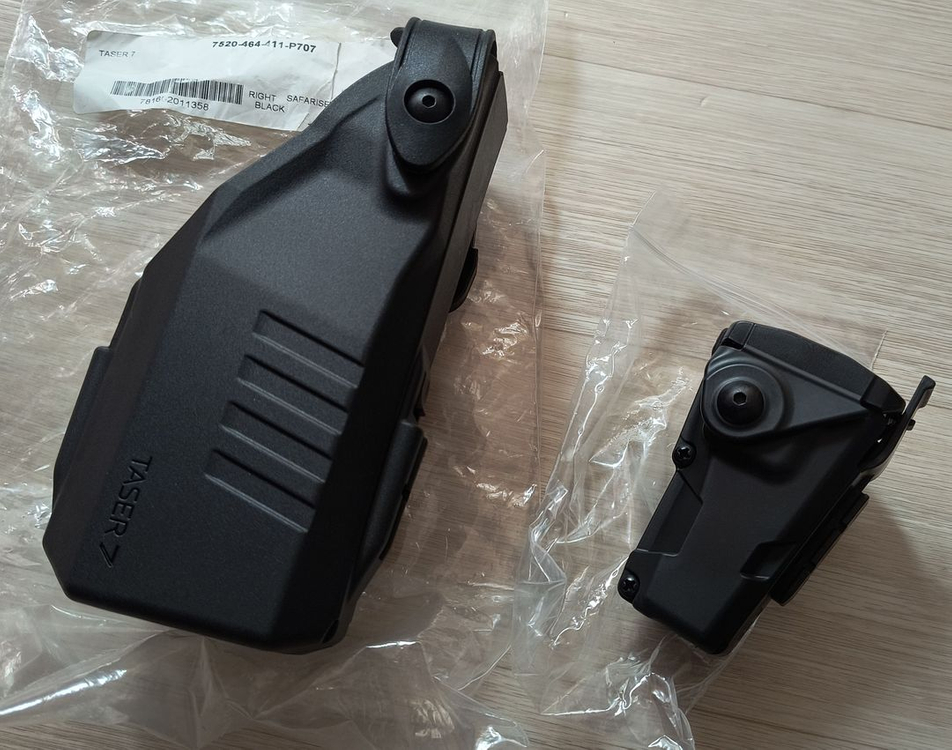 사파리랜드 테이저 7 홀스터 권총집 테이저건 미국 경찰 safariland taser 이미지