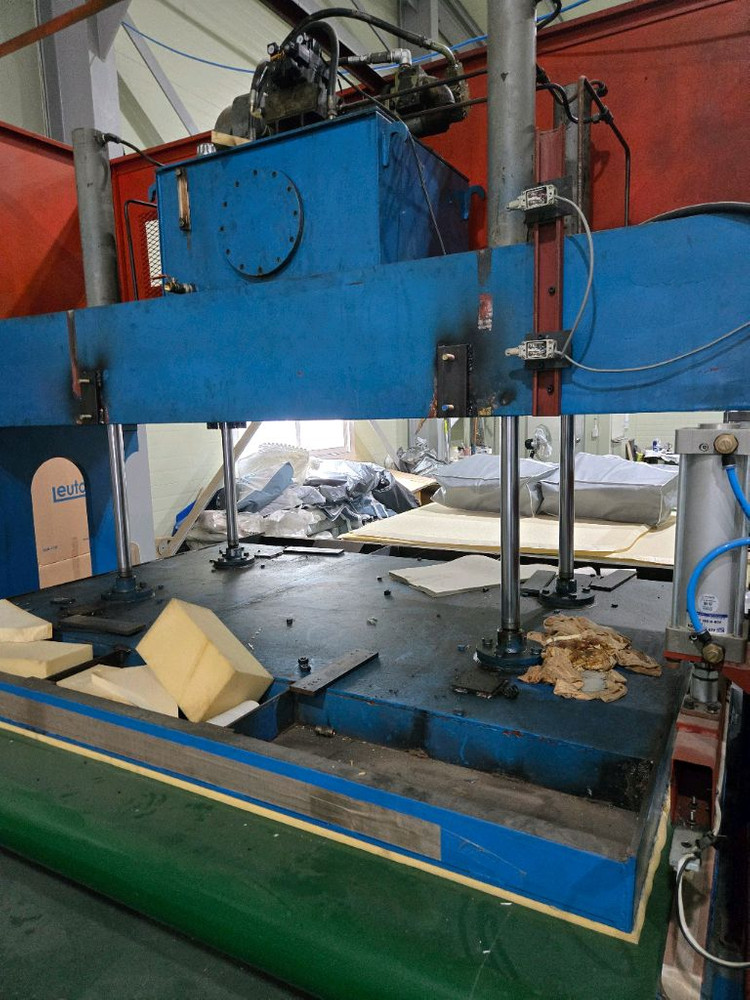 유압 프레스 이미지