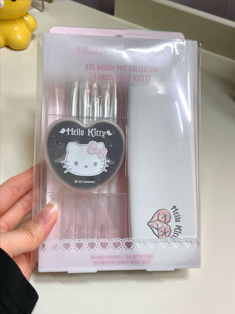 필리밀리X헬로키티 아이 브러쉬(천사버전) 이미지