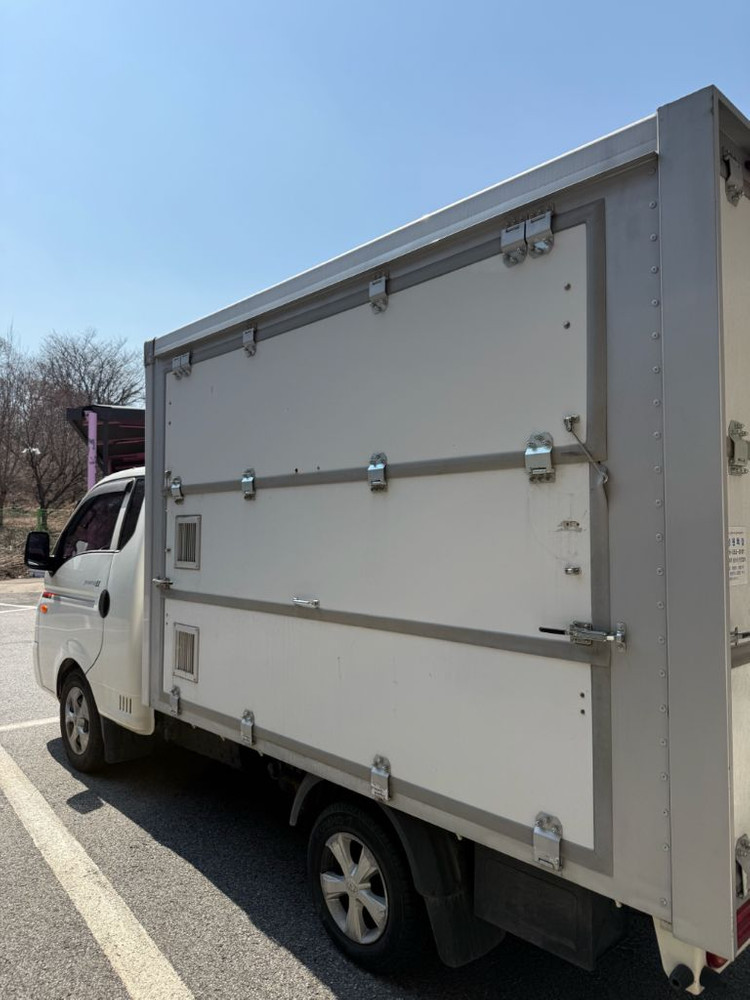 푸드트럭 판매합니다. 이미지