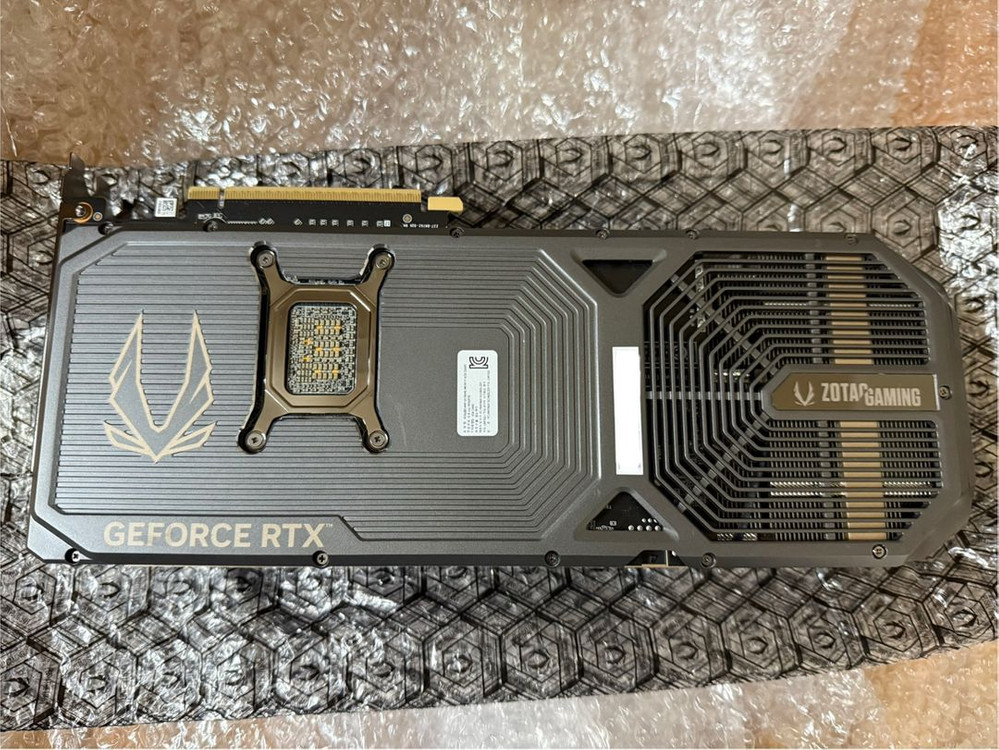 ZOTAC GAMING 지포스 RTX 5080 AMP 이미지