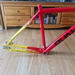 퀘이크 픽시 자전거 프레임 이미지