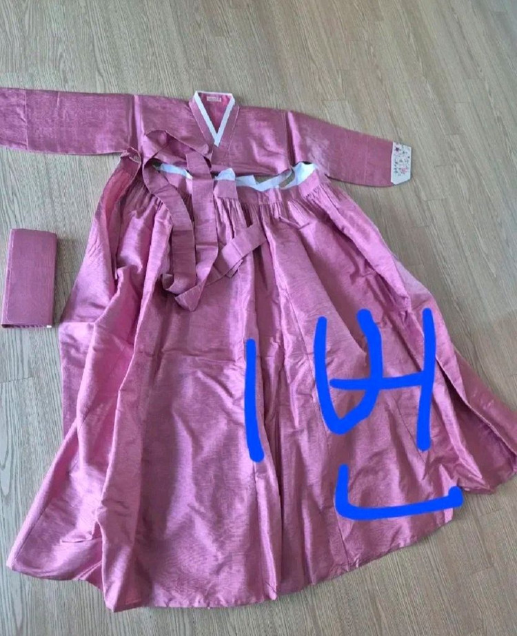 강종순 혼주 한복 3벌 이미지