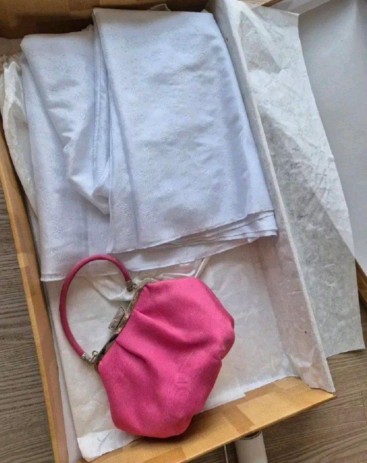 강종순 혼주 한복 3벌 이미지