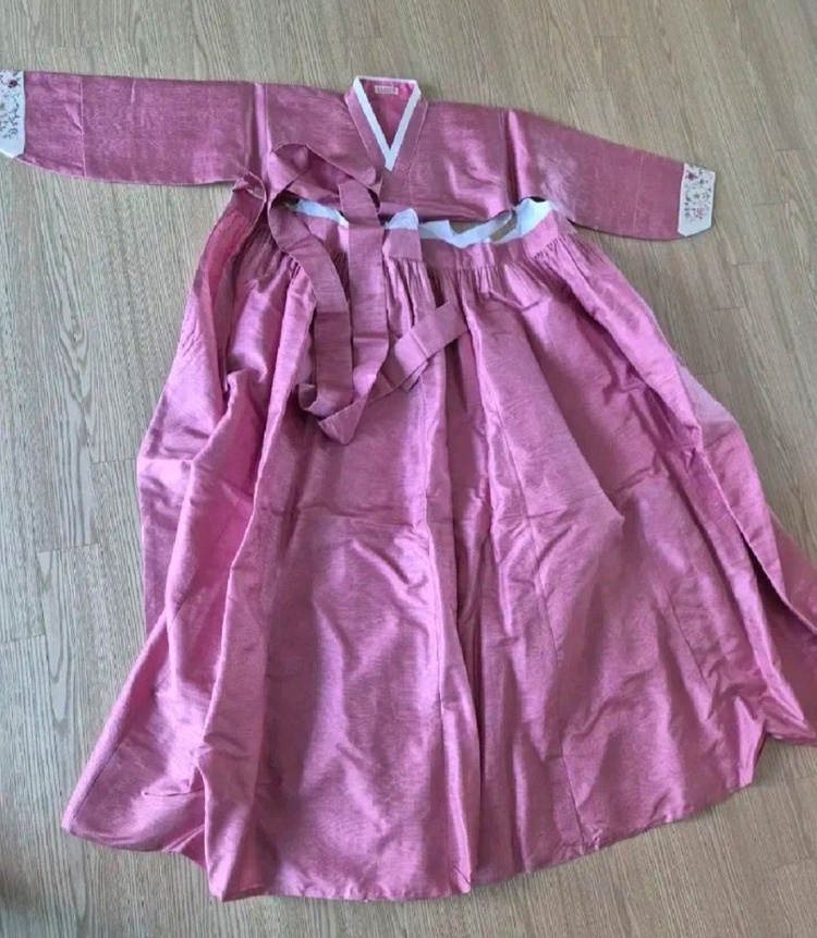 강종순 혼주 한복 3벌 이미지